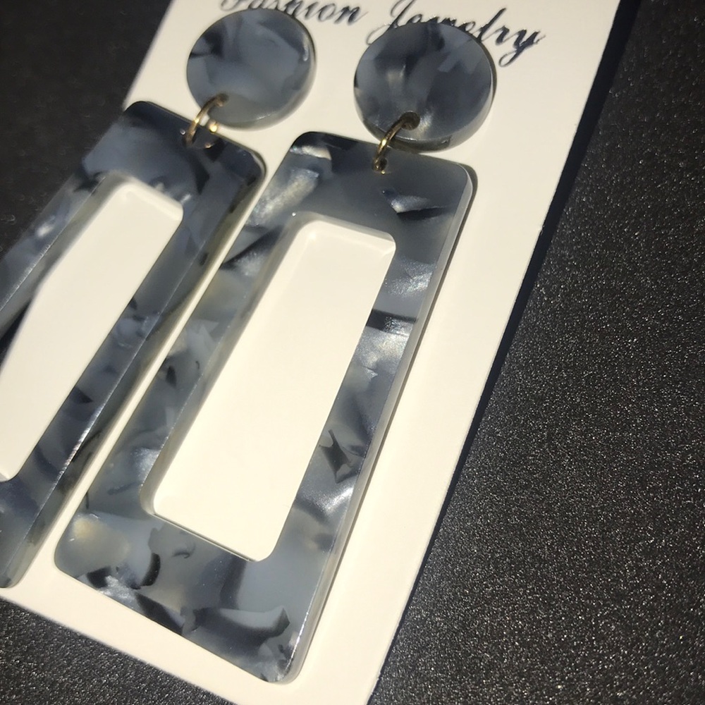 ⬇️Marbled acrylic post earrings - Picture 3 of 4